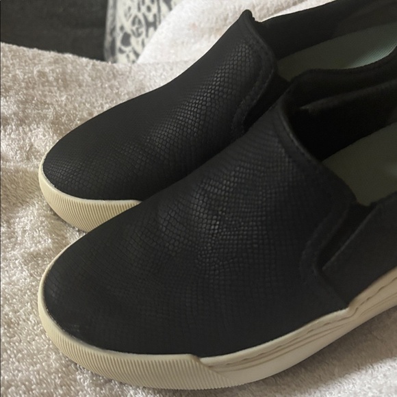 Stylish Black Dr Scholl’s Slip-On Sneakers - Picture 11 of 16
